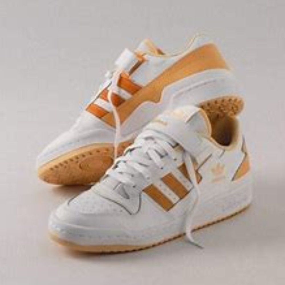 NWOB | ADIDAS Size 9 (Men) |FORUM LOW 'WHITE PULSE AMBER'